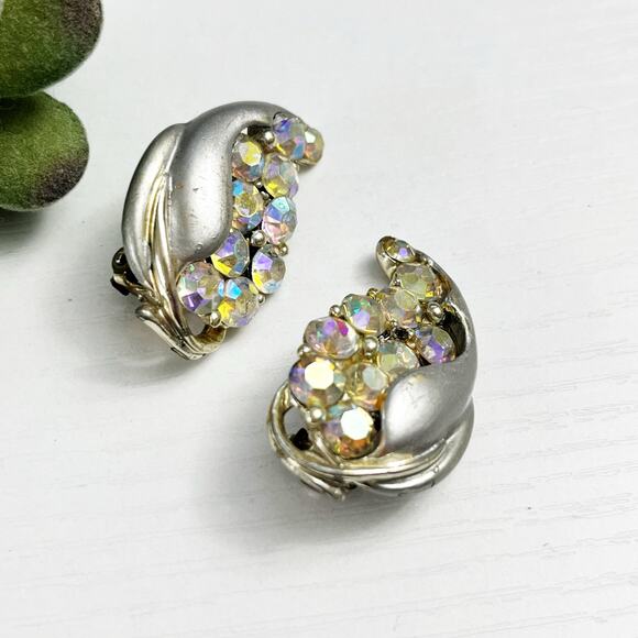 BSK Vintage Aurora Borealis Cluster Clip Earrings - Picture 3 of 5